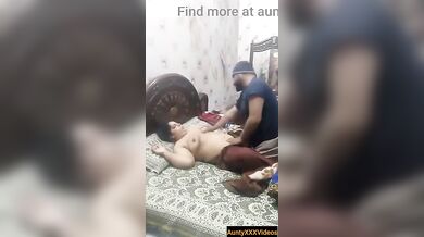 Moti muslim aunty fucking husband’s friend