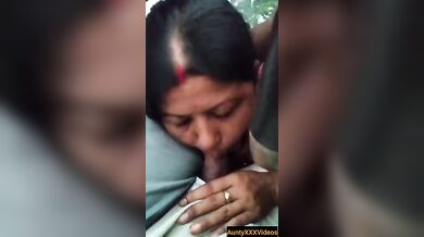 Offce aunty desi car blowjob video